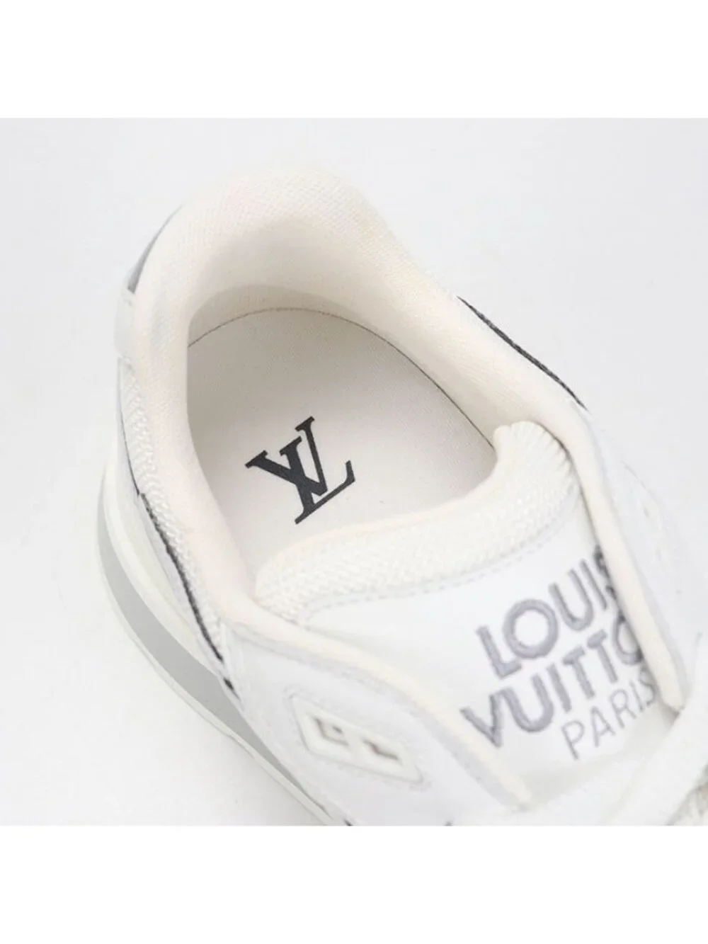 Louis Vuitton Low Cut Run Away Sneakers Leather - Picture 5 of 10
